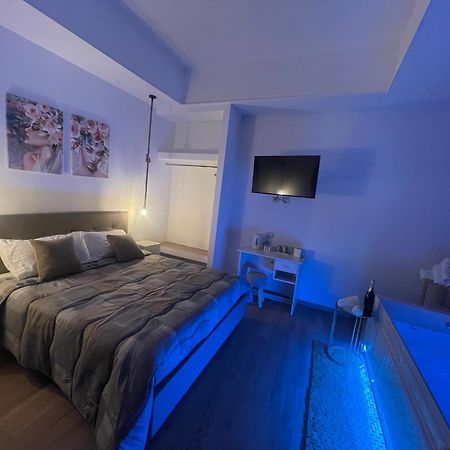 Le Mariancarve Central Apartments Crotone Exterior foto